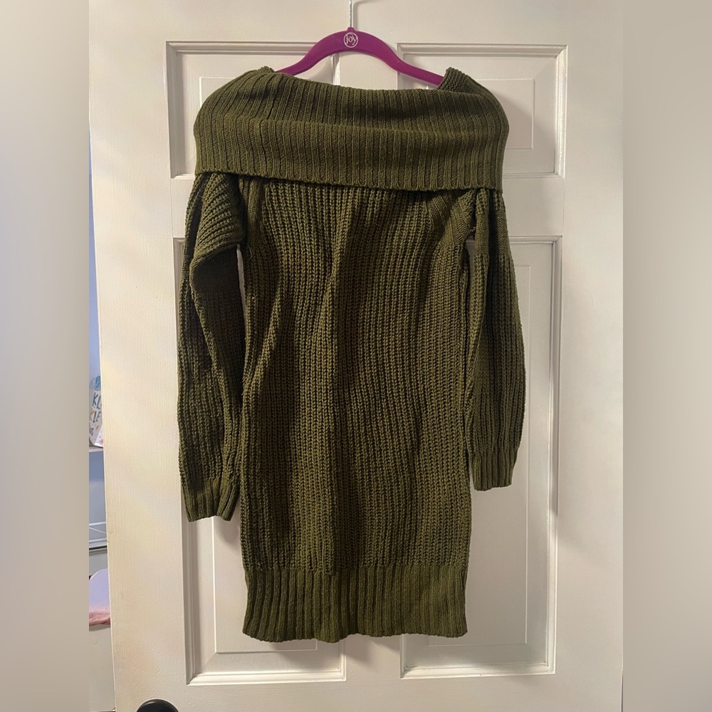 Circle T Olive Off-Shoulder Sweater - Picture 4 of 6